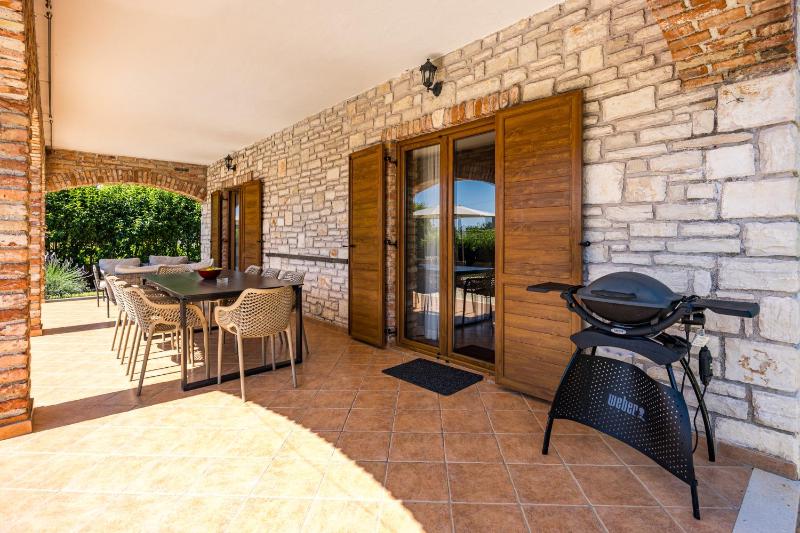 Rustic Villa Lara with pool - image 50