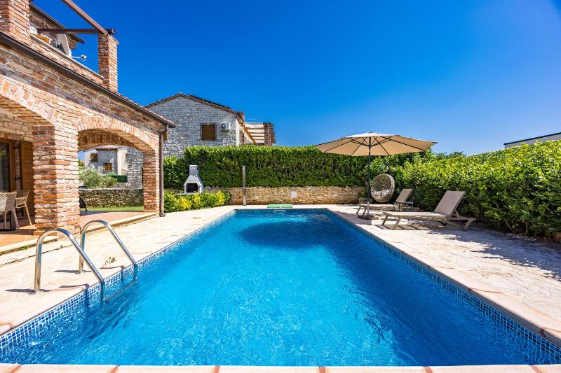 Rustic Villa Lara with pool - image 46