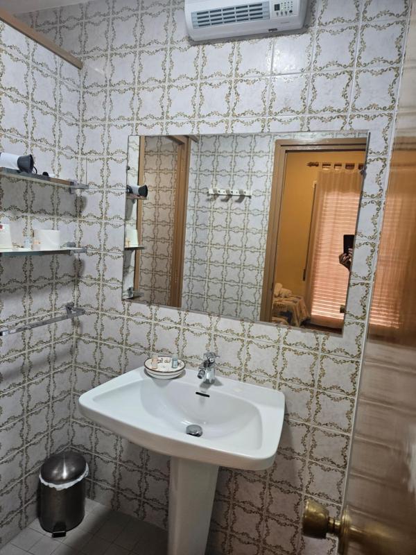 Small Double Room image 3