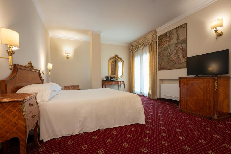 Hotel Stendhal - image 5