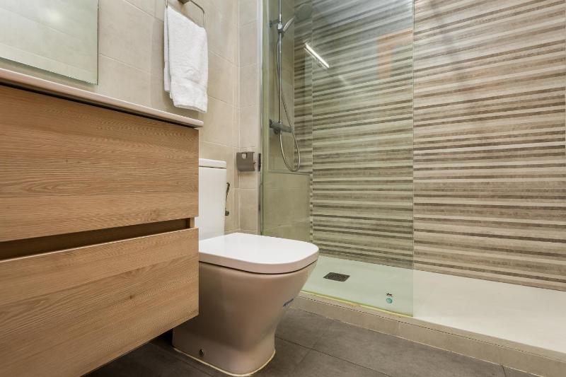 Space & Privacy Terrace AC Central Gràcia - image 7