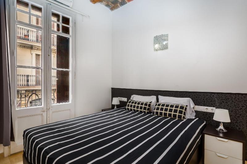 Space & Privacy Terrace AC Central Gràcia - image 5