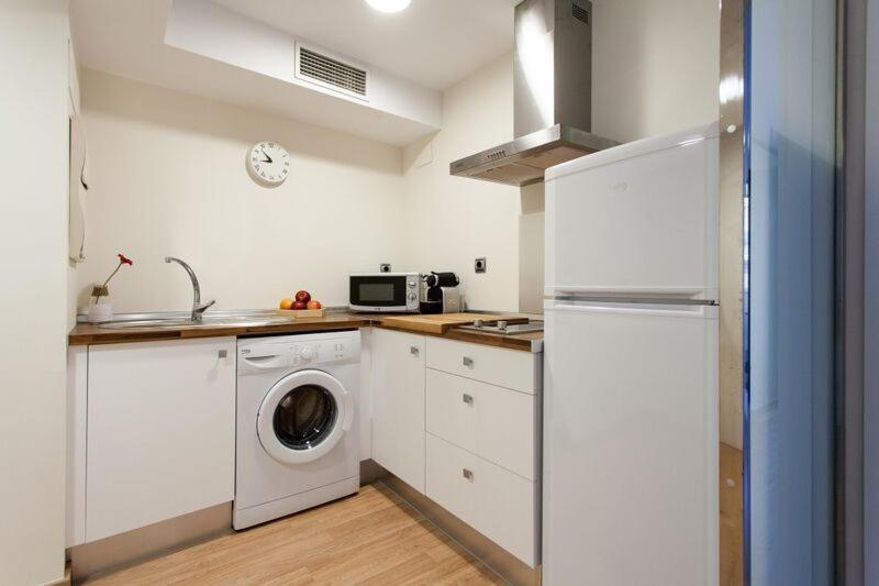 One-Bedroom Apartment with Terrace image 3