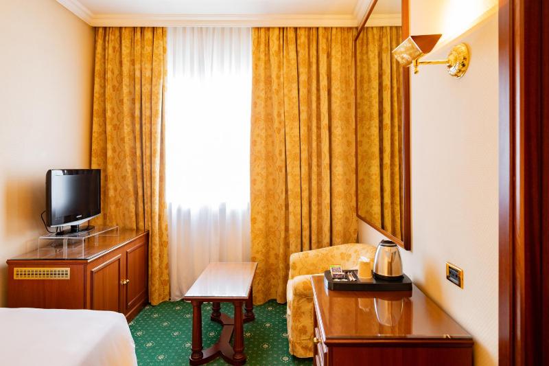 Single Room image 1