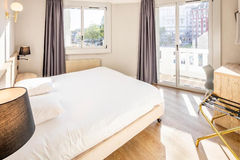 Superior Double Room image 1