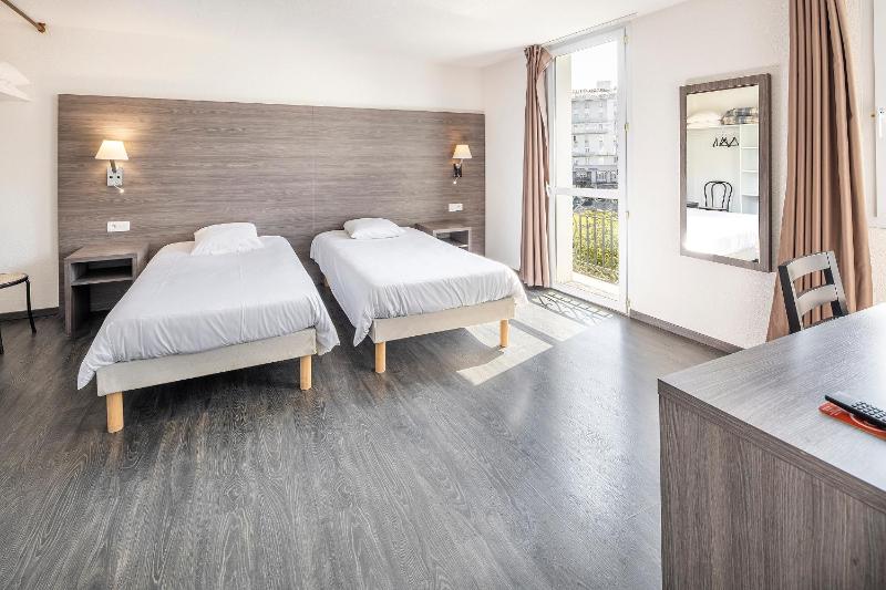 Twin Room image 1
