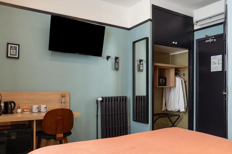 Small Standard Double Room image 3