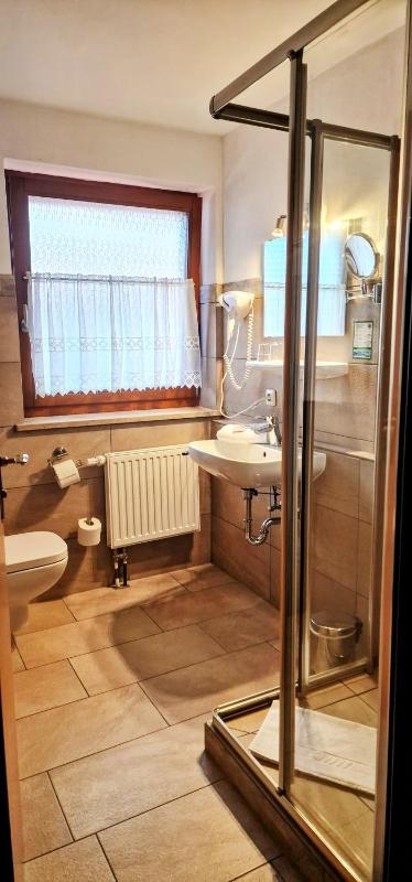 Small Double Room image 4