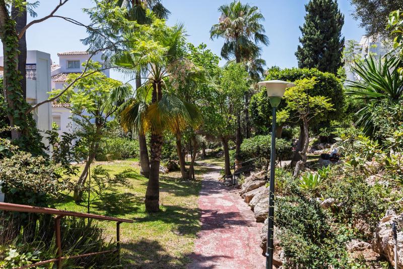 Riviera Dream Gardens by Alfresco Stays - image 12