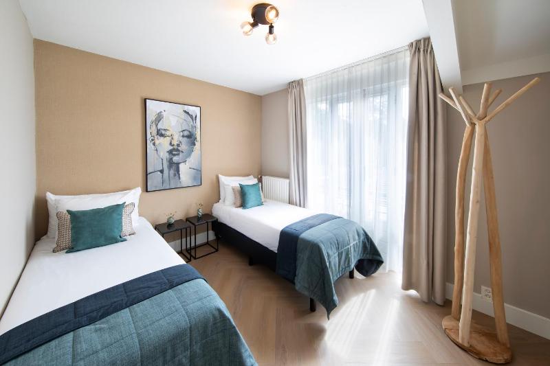 Family Suite with Balcony image 2