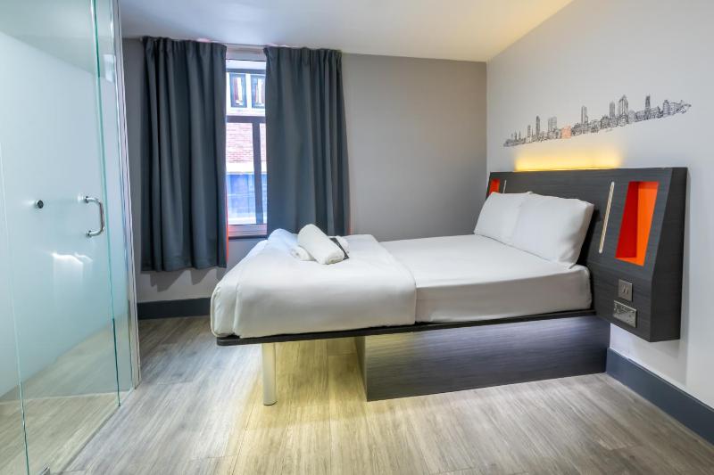 easyHotel Leeds - image 1