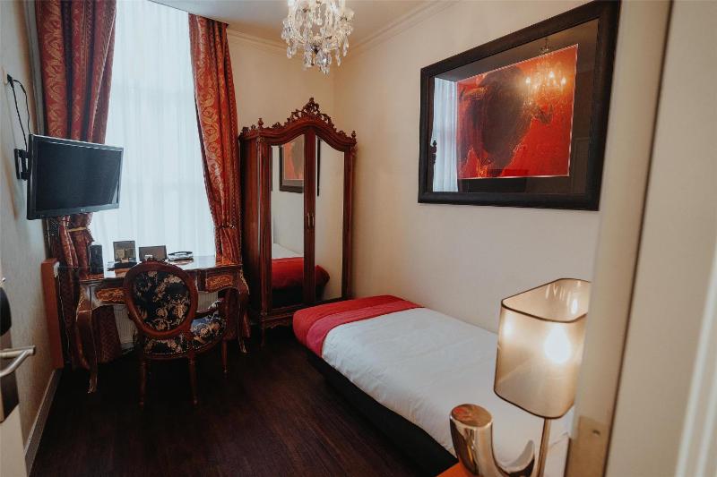 Standard Single Room image 3