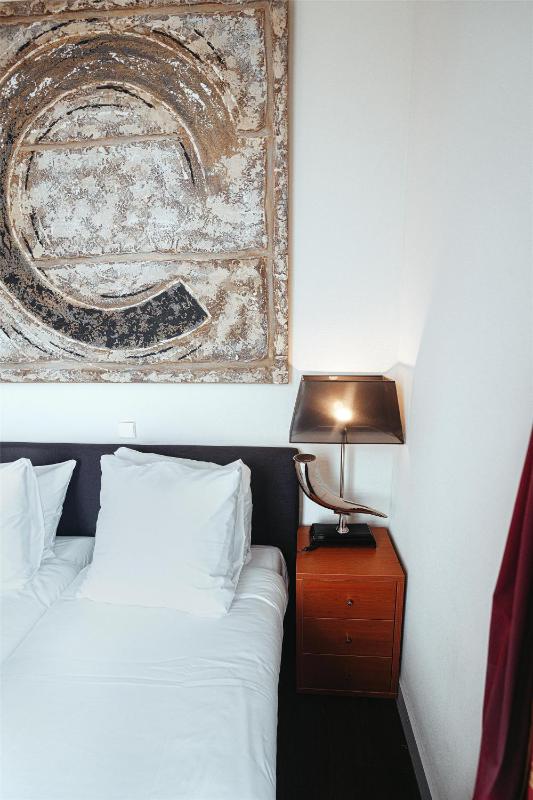 Deluxe Double Room - Non-Smoking image 4