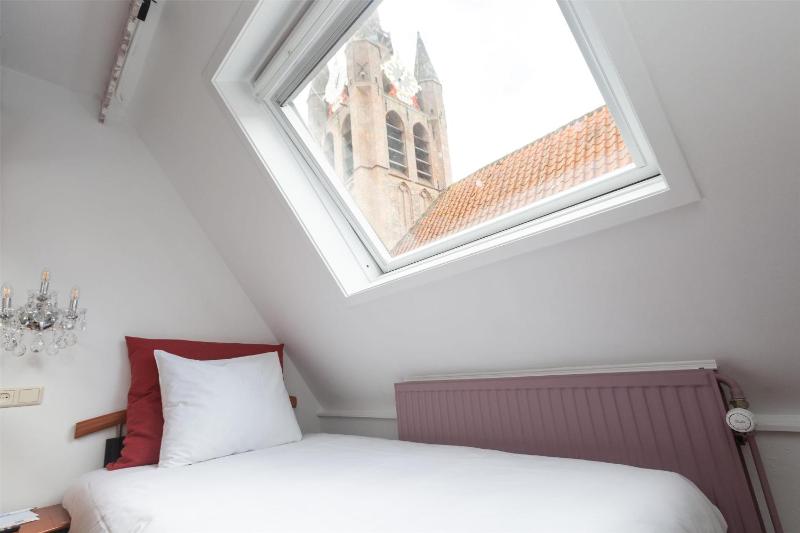 Standard Single Room image 4