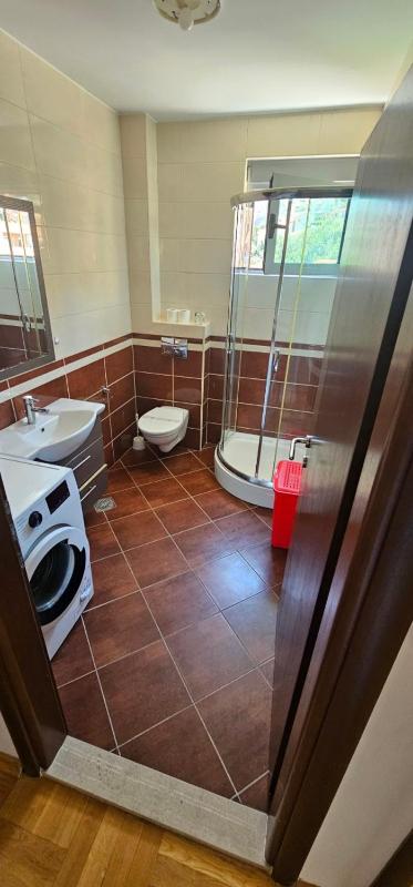 Deluxe Two-Bedroom Apartment with Sea View image 3