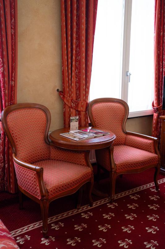 Standard Double Room image 3