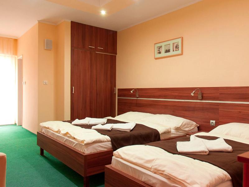 Double Room image 2