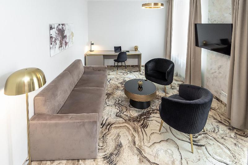 Suite with Morning Spa Access image 3