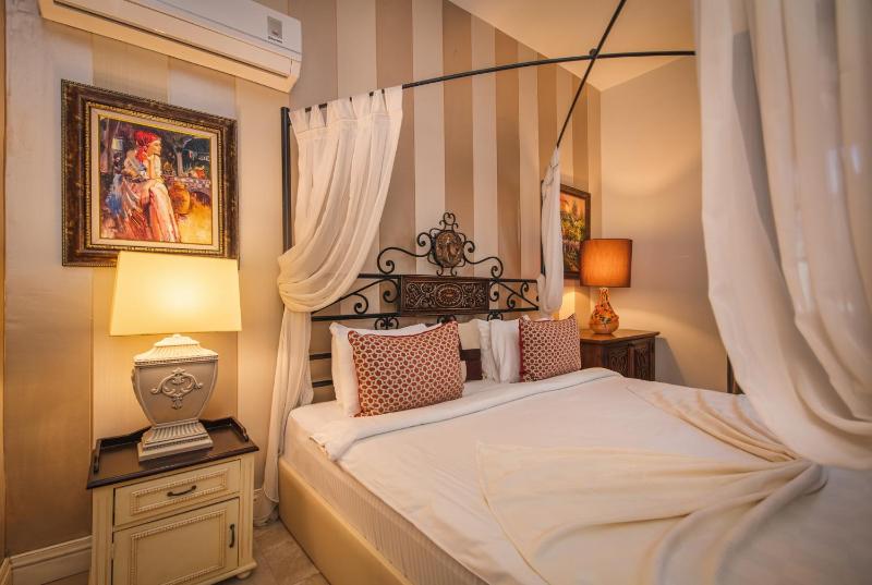 Deluxe Double Room image 3