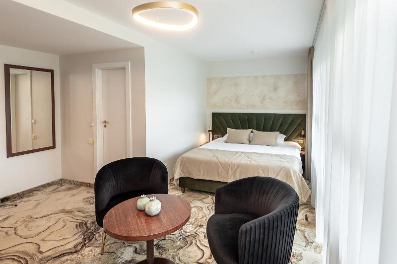 Double Room with Balcony and Morning Spa Access image 1