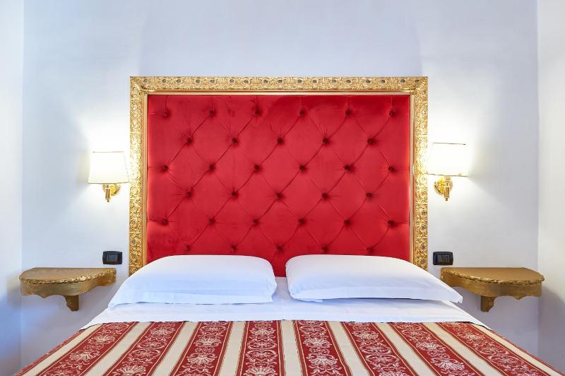 Standard Quadruple Room image 4