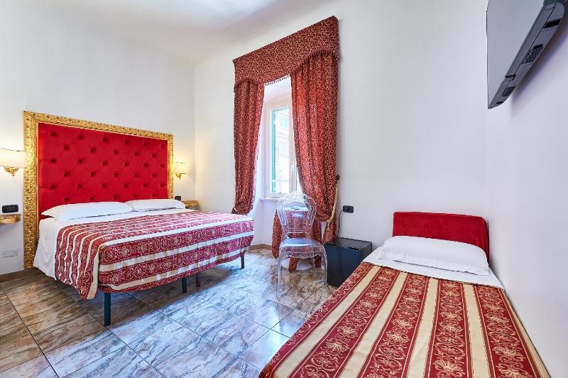 Standard Triple Room image 1