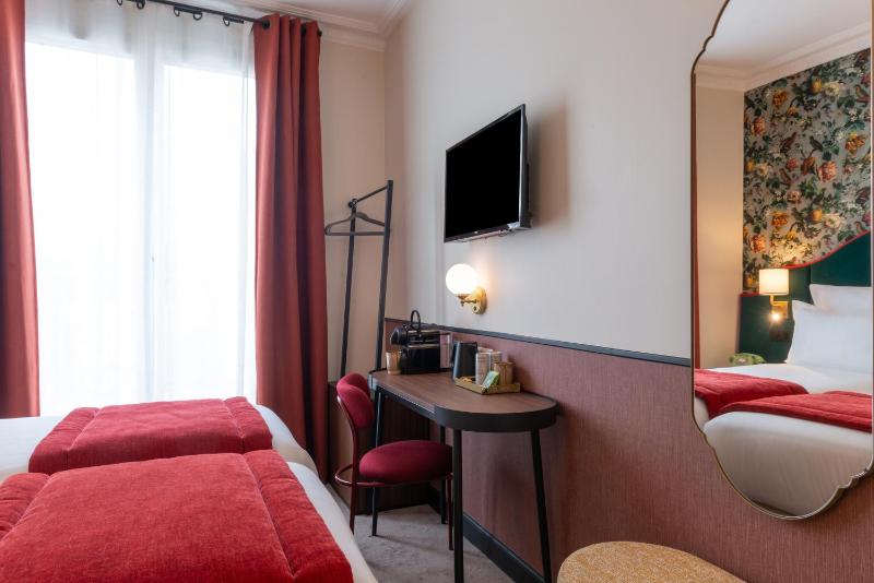 Pretty Double image 3