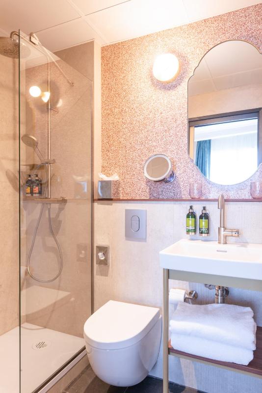 Spacy Triple image 2