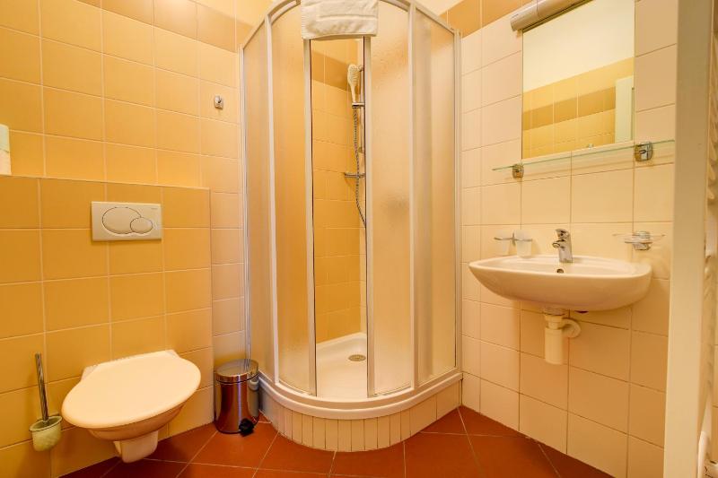 Family Two-Bedroom Apartment with View image 1