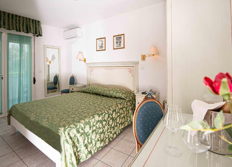Hotel Oasi - image 2