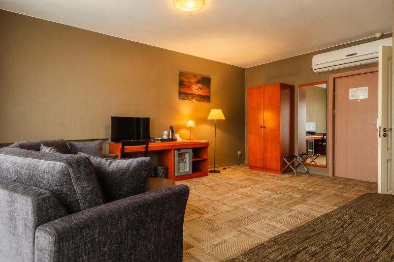 Liva Hotel - image 5
