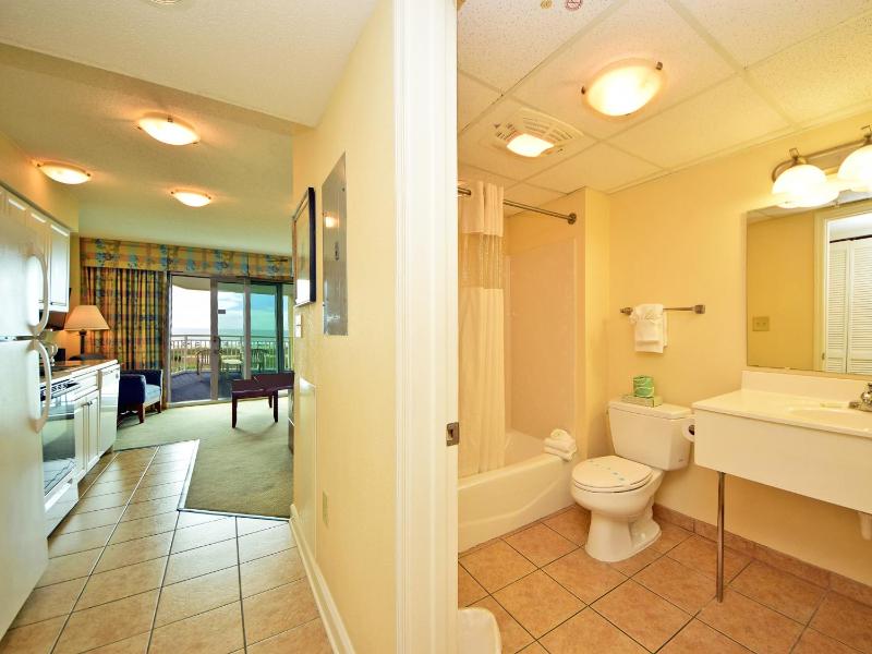 1 Bedroom 1 Bath Oceanfront Condo with 2 Queens, Sleeper Sofa and Wall Bed - T22 image 2