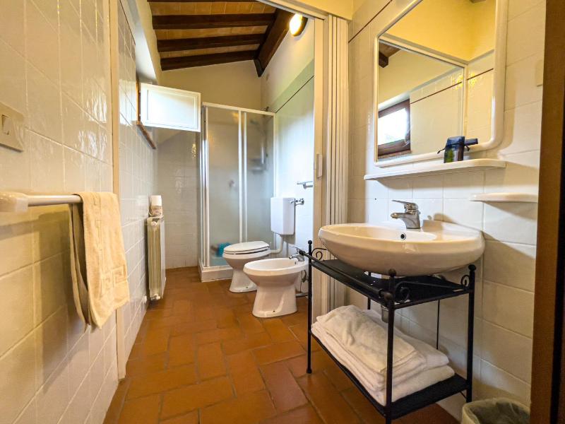 One-Bedroom Apartment image 3