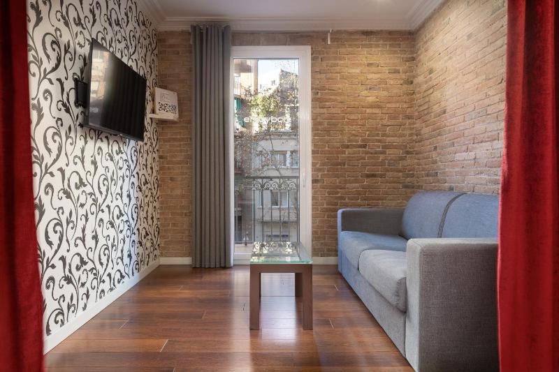 Enjoybcn Gaudi Apartments - image 4