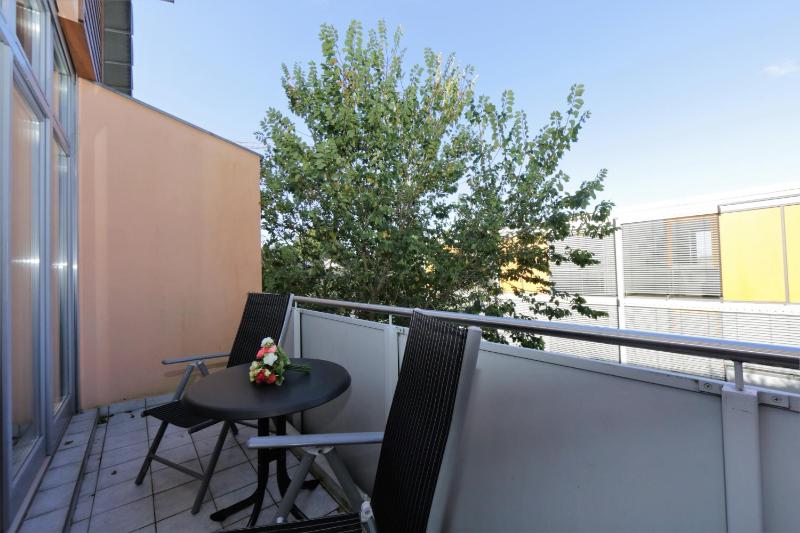 Brise Haus Valentino App 13 - image 9