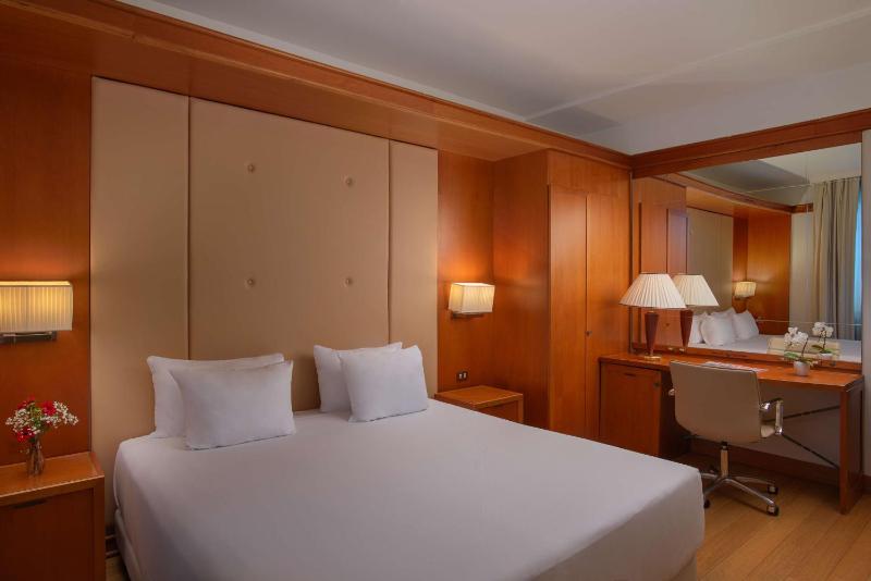 Family Adjoining Room (4 Adults) image 3