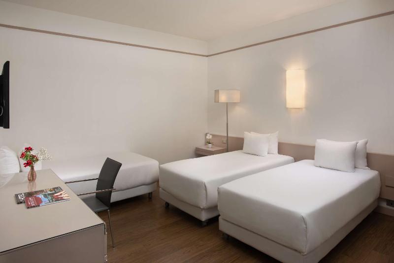 Standard Triple Room image 1