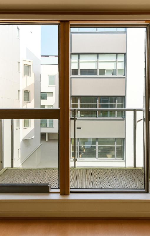 One-Bedroom Apartment - Featherstone Street image 2