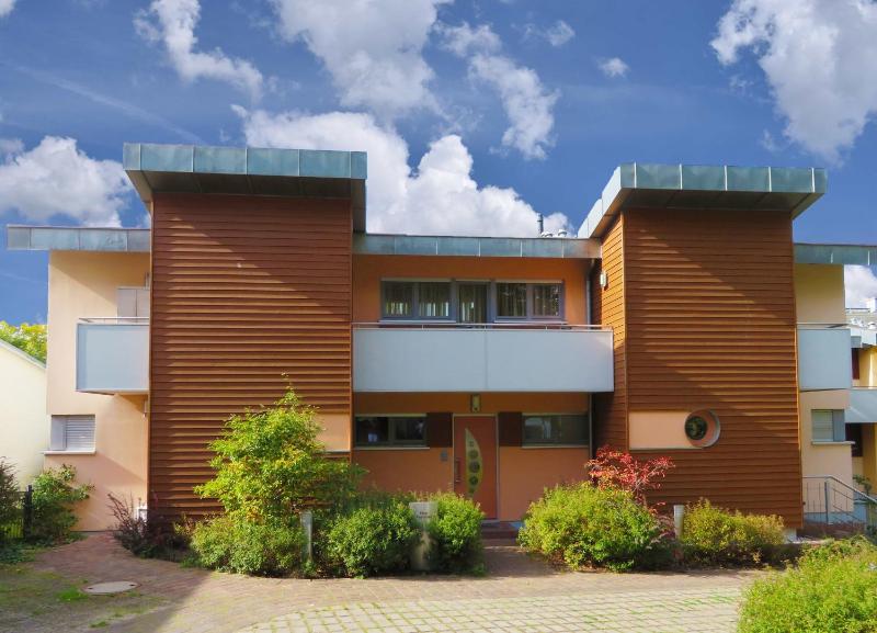 Brise Haus Valentino App 14 - image 7