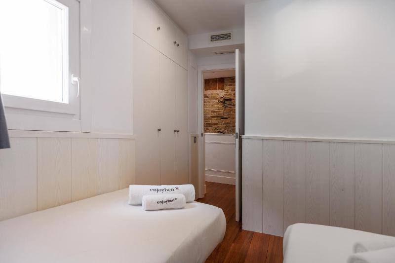 Penthouse with terrace image 3