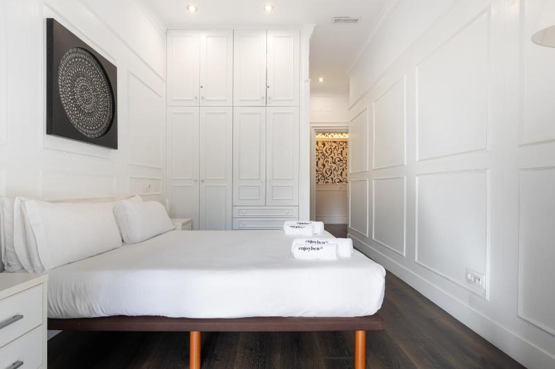 Grand Deluxe Apartment image 4