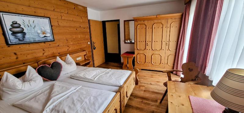 Double Room image 4