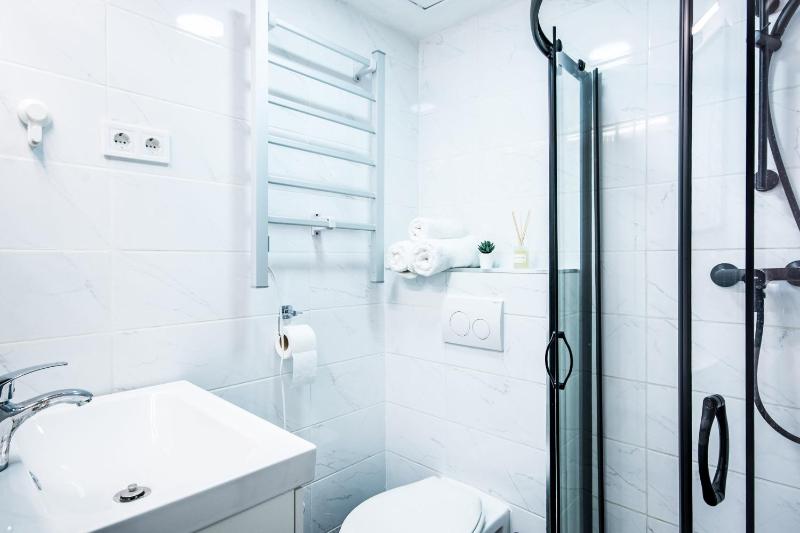 Very Central Cozy & Modern Studio - image 10