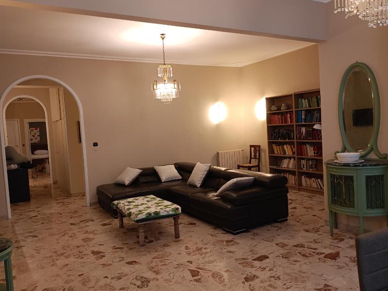 Maison Debora With Parking - Large Apartment for Friends and Families - image 2