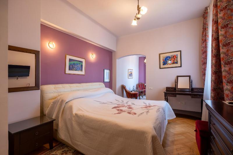 Double Room upper floors no elevator image 1