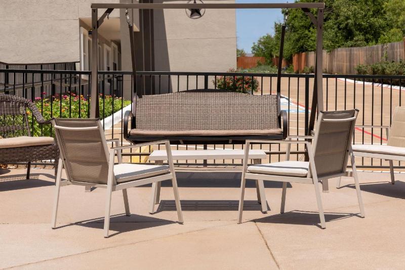 Days Inn by Wyndham Suites Fredericksburg - image 2