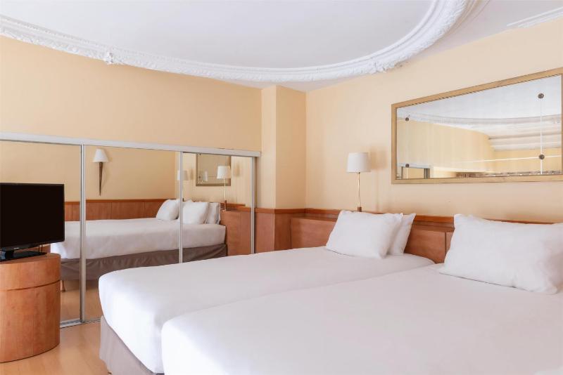 Double Room with Sofa Bed image 4