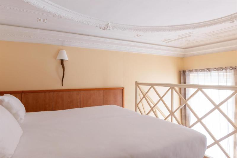 Double Room with Sofa Bed image 3