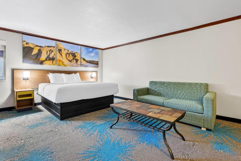 King Studio Suite - Non-Smoking image 2