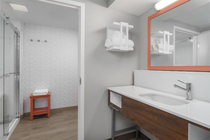 One-Bedroom King Suite with Sofa Bed - Non-Smoking image 2